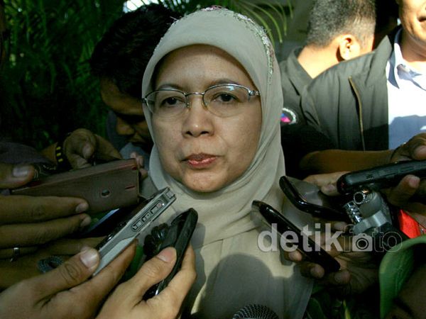 Wakil Ketua Komisi VIII Chairunnisa Diperiksa KPK