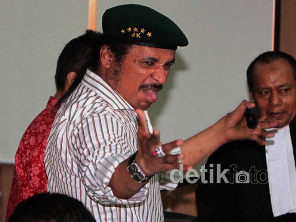 Pakai Baret Hijau, John Kei Mulai Diadili