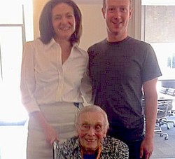 Ini Dia Facebooker Tertua di Dunia