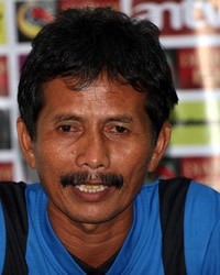 Duta Persib Berharap Djadjang Bikin Persib Kompak