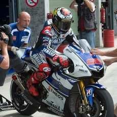 Hasil Ujicoba Yamaha Belum Puaskan Lorenzo