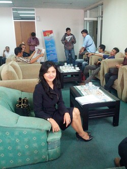 Adukan Sejumlah Media, Tina Talisa Bawa Dokumen ke Dewan Pers