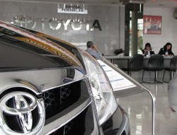 Orang Sibuk Mudik, Penjualan Mobil Turun