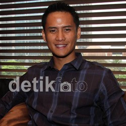 Choky Sitohang Tampil Cool