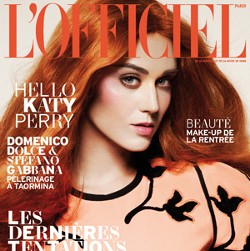 Katy Perry Tampil dengan Rambut Oranye