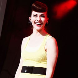 Bintang Lain yang Bersinar dari Internet (1): Karmin