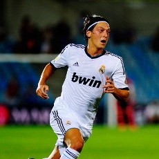 Oezil Percaya Madrid Bakal Bangkit