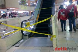 Gara-gara Sandal Jepit, Balita Terjepit Eskalator di Mall Atrium Senen