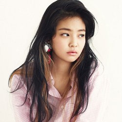 Rapper Baru YG Jennie Kim Jadi Model Video Klip G-Dragon