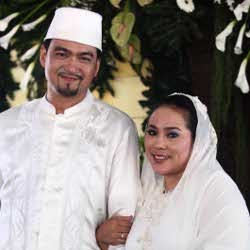 Ribuan Warga Serbu Resepsi Nunung & Iyan