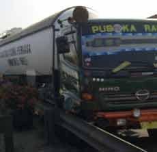 Truk Muat Amoniak Kecelakaan di Tol Sidoarjo