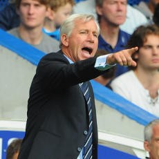 Pardew: Beli Carroll? Mungkin Saja