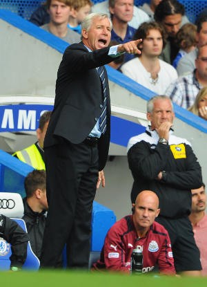 Pardew: Beli Carroll? Mungkin Saja