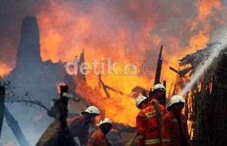  Api Mengamuk di Senen, 4 Damkar Dikerahkan