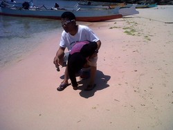 Eksotisme Pantai Pink Pualu Lombok