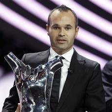 Iniesta Pemain Terbaik di Eropa 2011/12