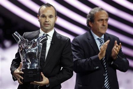 Iniesta Pemain Terbaik di Eropa 2011/12