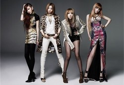 Enam Ribu Penonton Padati Konser 2NE1 di Los Angeles