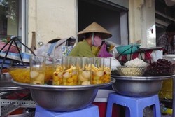Slurp! Segarnya Es Buah di Saigon