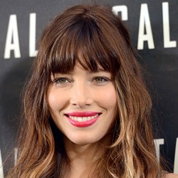 Jessica Biel Menyesal Tak Lanjutkan Sekolah