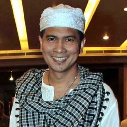 Krisna Mukti: Kabar Nikah Sesama Jenis Urusan Pribadi