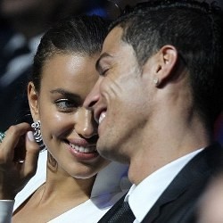 Ups, Pacar Cristiano Ronaldo Tertangkap Kamera Tak Pakai Bra