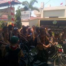 Guru Dimutasi, Siswa Demonstrasi