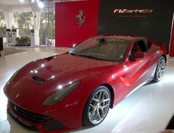 16 Unit Ferrari F12 Berlinetta Ludes Terpesan
