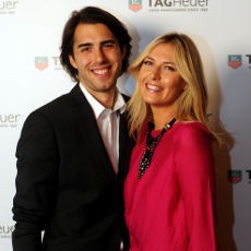 Sharapova Kini Menjomblo