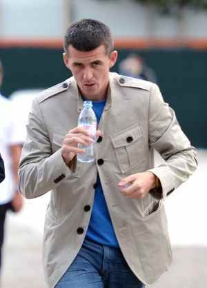 Lepas Barton ke Marseille, QPR Rekrut Stephane Mbia