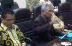 Buyung: Bola Denny Soal Advokat Koruptor Harus Jadi Pemicu Bersih Diri