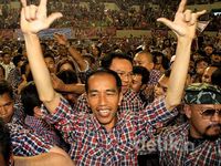 Jokowi-Ahok-Mega di Tengah Massa Kotak-kotak