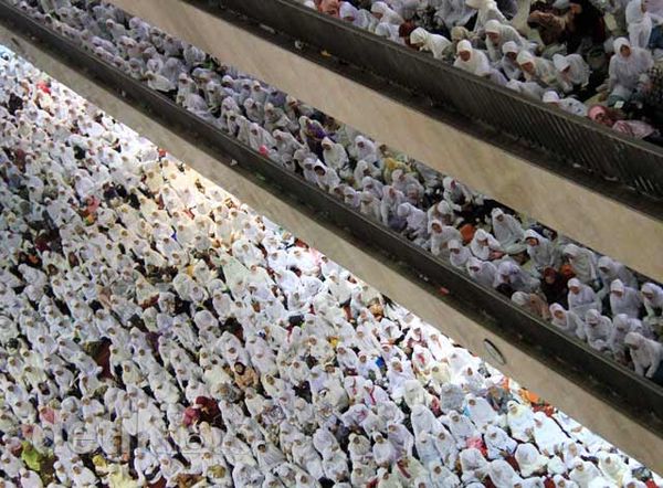 Zikir Akbar Jaga Kerukunan Antar Umat Beragama