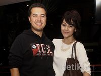 Sissy Priscillia Lepas Kangen dengan Sang Suami