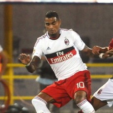 Cedera Tangan Kanan, Boateng Bakal Jalani Operasi