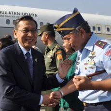 Wapres Boediono Puas ke Iran Memakai Pesawat Boeing TNI AU