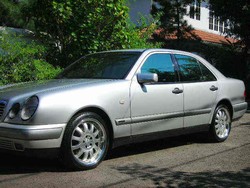 Sedan Mercy Diambil karena Tunggak Kredit, Susanto Menggugat