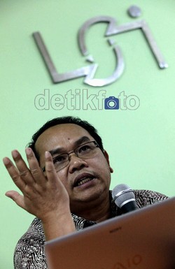 Saiful Mujani Diperiksa KPK Sebagai Saksi untuk Hartati Murdaya