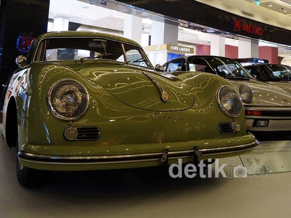 Pameran Mobil Klasik Porsche