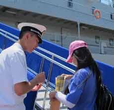 Kapal Latih AL China Sandar di Tanjung Perak