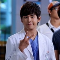 Hoya Infinite Jadi Dokter di Answer Me 1997