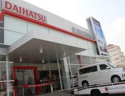 Daihatsu dan Suzuki Resmikan Outlet Baru