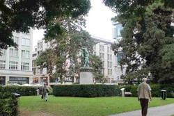 Pagi yang Luar Biasa di Zurich