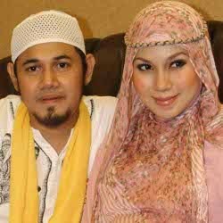 Ustad Guntur Bumi Diisukan Cerai Karena Puput Melati Matre?