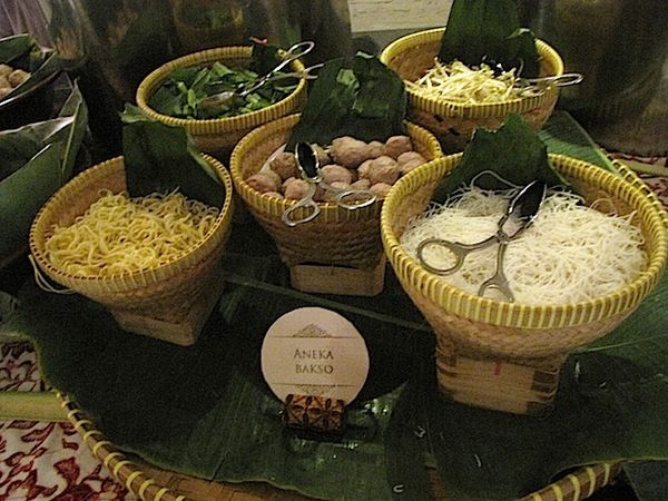 Parade Kuliner Indonesia di Tahun Emas Hotel Indonesia