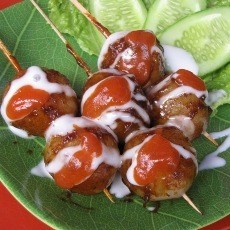 Gini Nih...Gaya Baru Makan Cilok