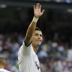 Ibra Striker Terbaik di Dunia, Kenapa Harus Rekrut Ronaldo?