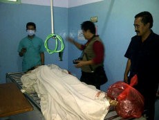 Sinden Ditemukan Tewas di Ranjang, Diduga Dibunuh