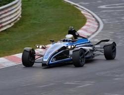 Mesin City Car Tapi Bisa Kalahkan Mobil Super Macam Enzo!