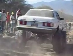 Mantap! Mercedes Klasik Jadi Bigfoot
